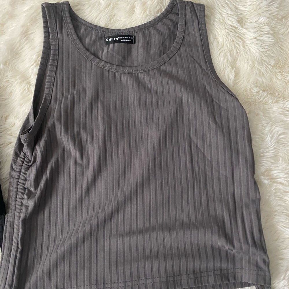 tank tops - Picture 2 of 3
